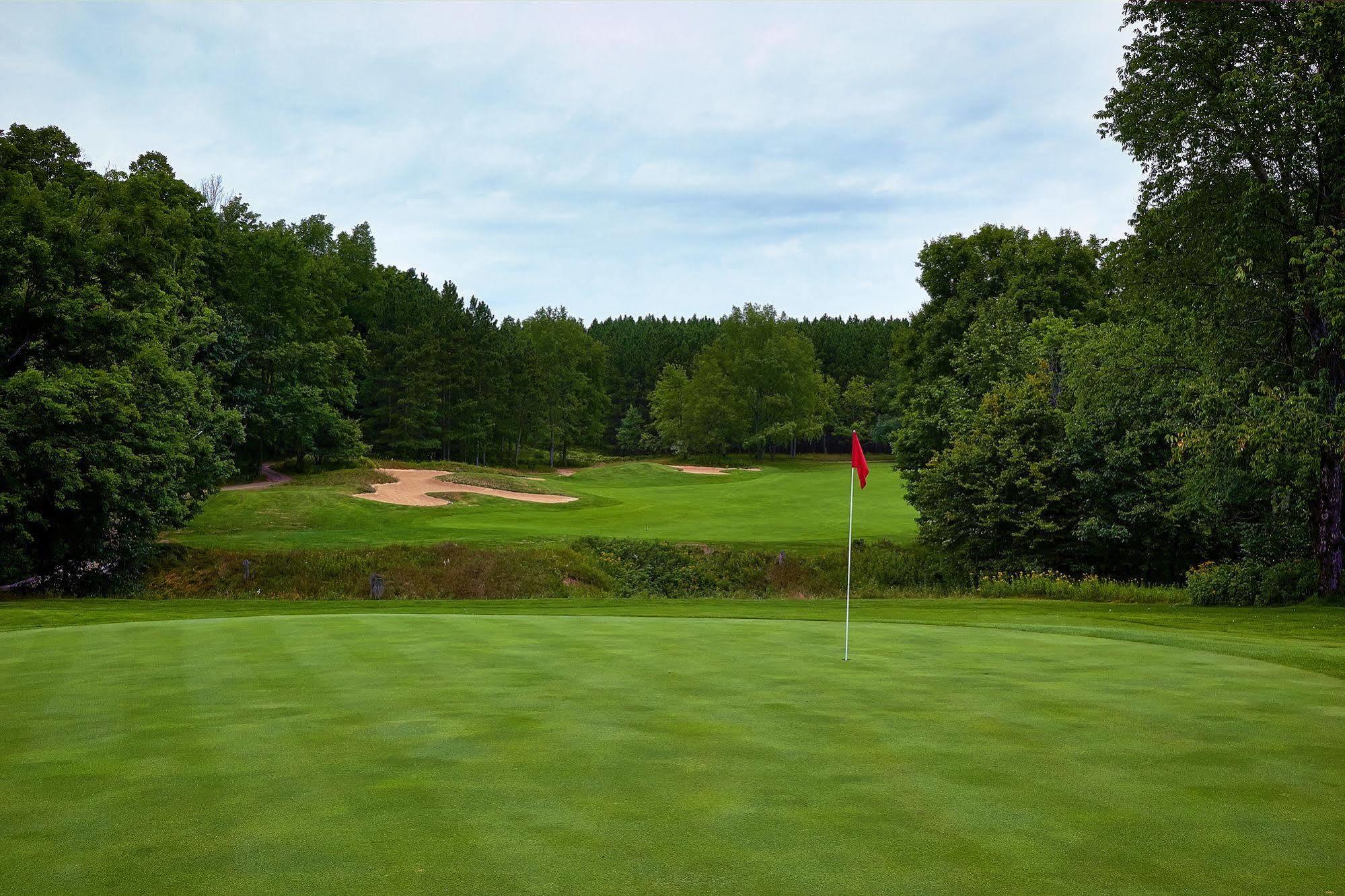Caberfae Peaks Ski & Golf Resort Harrietta Екстериор снимка