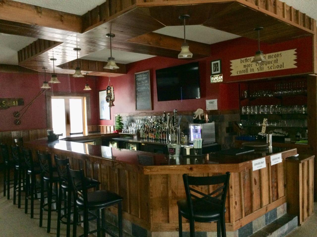Caberfae Peaks Ski & Golf Resort Harrietta Екстериор снимка